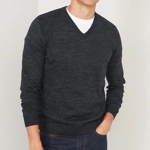Old Navy v-neck charcoal gray sweater *like new* size M